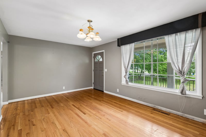 1041 Forest Harbor Dr, Hendersonville, TN 37075