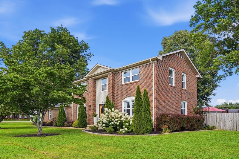 6016 Clifton Dr, Columbia, TN 38401
