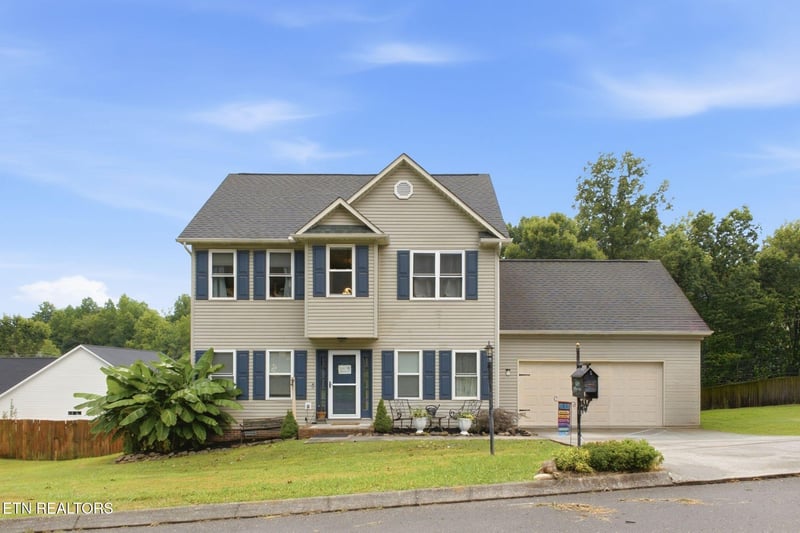 6504 Ridge Run Dr, Knoxville, TN 37921