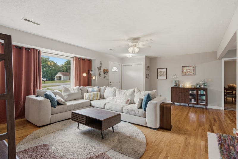 1514 5th Ave W, Springfield, TN 37172