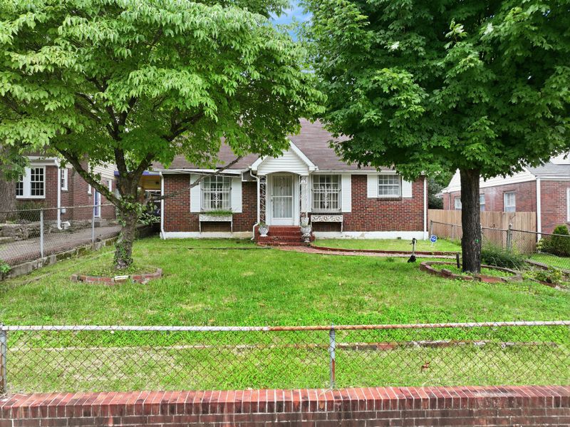 2925 Glenmeade Dr, Nashville, TN 37216