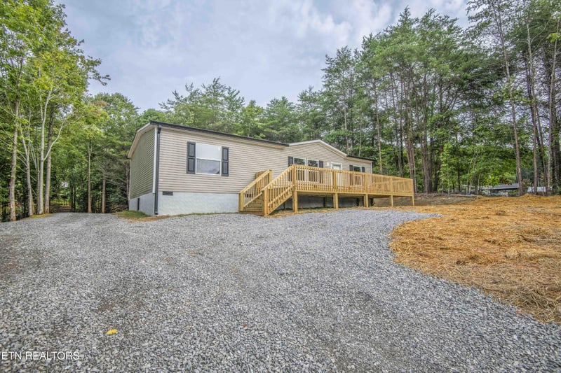310 Valley Dr, Loudon, TN 37774