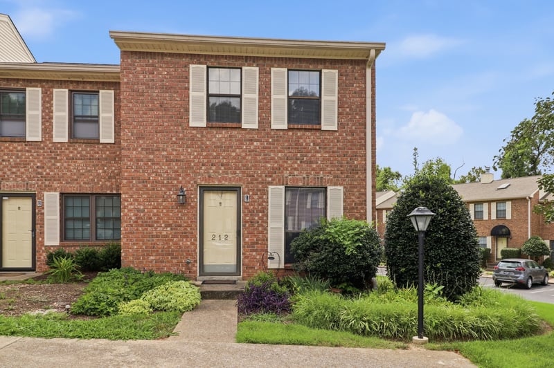 212 Thistle Ln, Hermitage, TN 37076