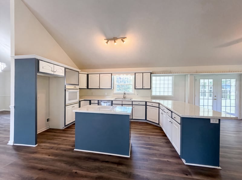 807 W Thompson Ln, Murfreesboro, TN 37129