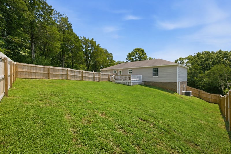 400 Due Ln, Columbia, TN 38401