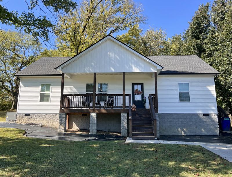 405 Oakview Dr, Columbia, TN 38401