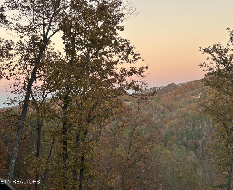 1 Sunset Rd, Sevierville, TN 37862