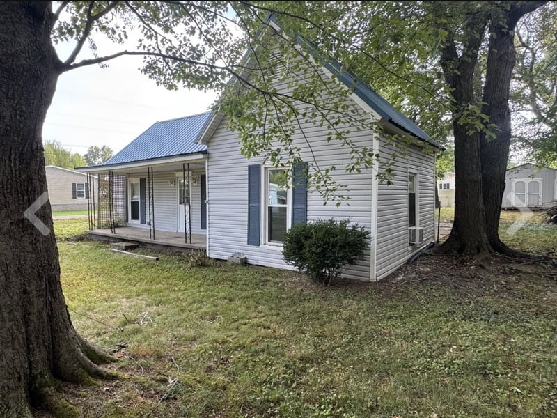 1200 N Church St, Portland, TN 37148
