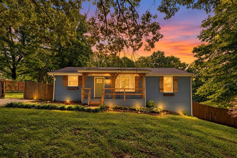 707 Darrow Dr, Pleasant View, TN 37146