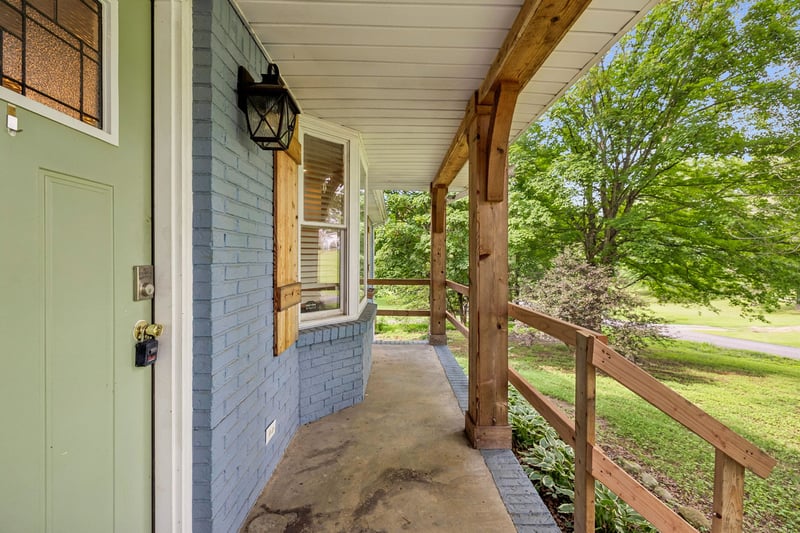 707 Darrow Dr, Pleasant View, TN 37146