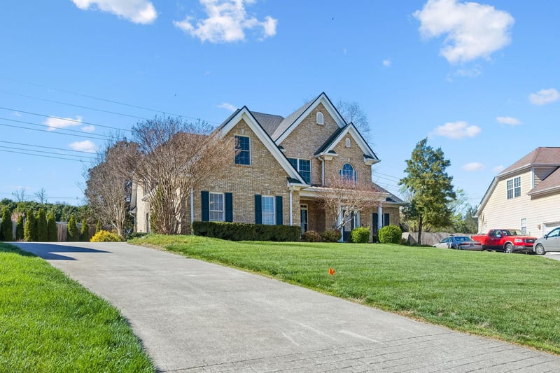 10421 Laurel Pointe Ln, Knoxville, TN 37931