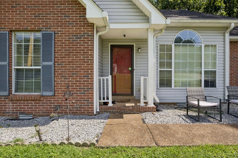 1044 Winding Way Dr, White House, TN 37188