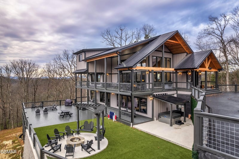 3912 Patriot Ln, Sevierville, TN 37862
