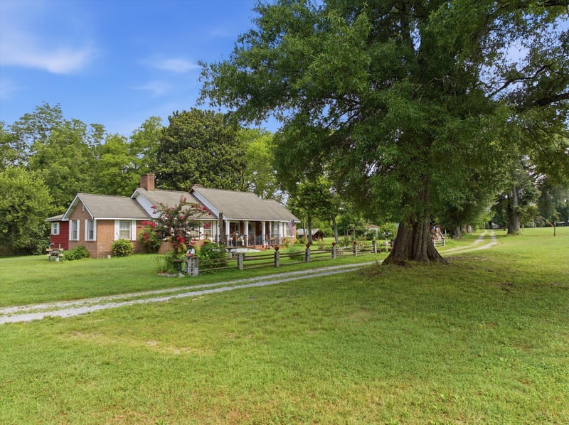 123S Shadow Ln, Ringgold, GA 30736