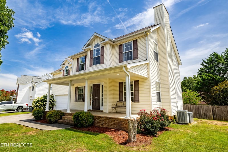 824 Mackenzie Dr, Maryville, TN 37804