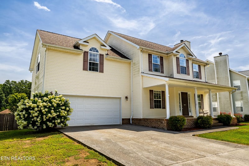824 Mackenzie Dr, Maryville, TN 37804