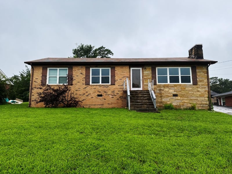 805 Woodland Dr, Rossville, GA 30741