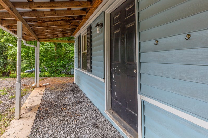 933 Hulana St, Rossville, GA 30741