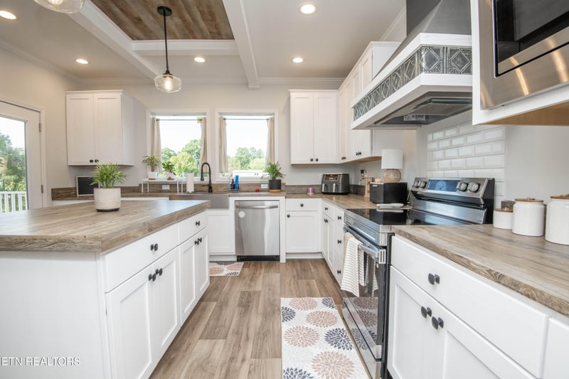 166 Copenhaver Rd, Lenoir City, TN 37771
