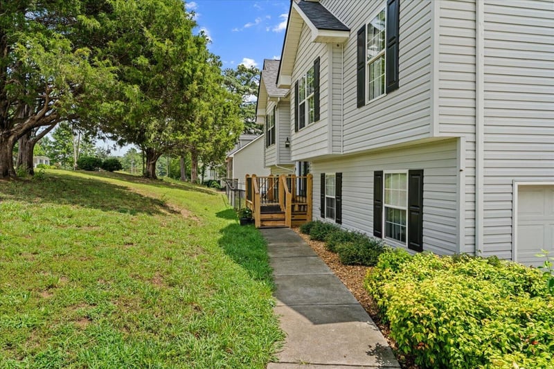 212 Courtney Cir, Rocky Face, GA 30740