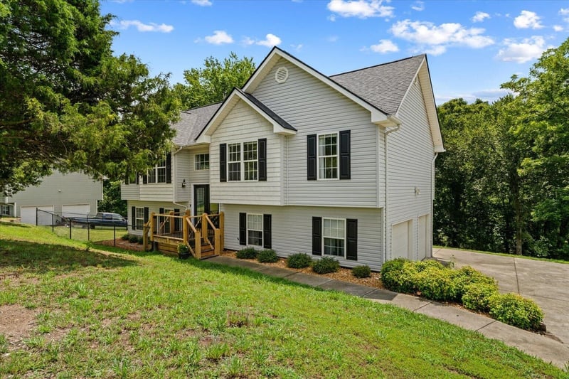 212 Courtney Cir, Rocky Face, GA 30740