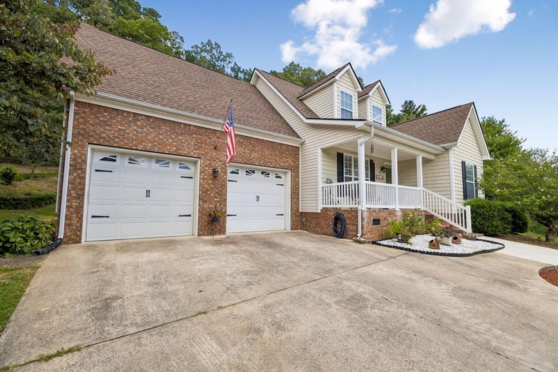 2926 Vine Dr, Dalton, GA 30721