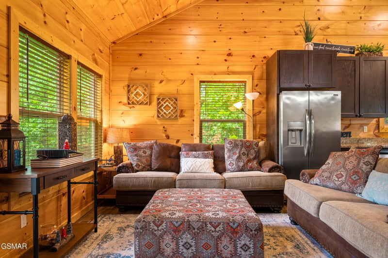 1533 Bear Valley Rd, Sevierville, TN 37876