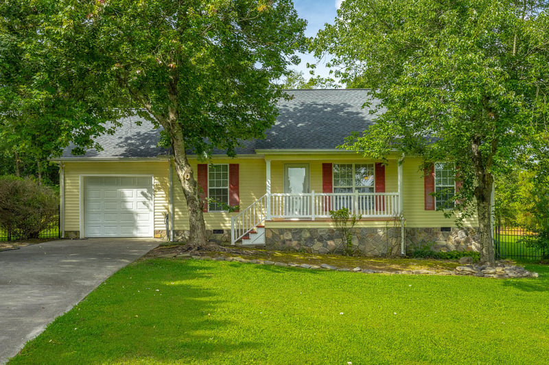 533 Daisy Ln, Chatsworth, GA 30705