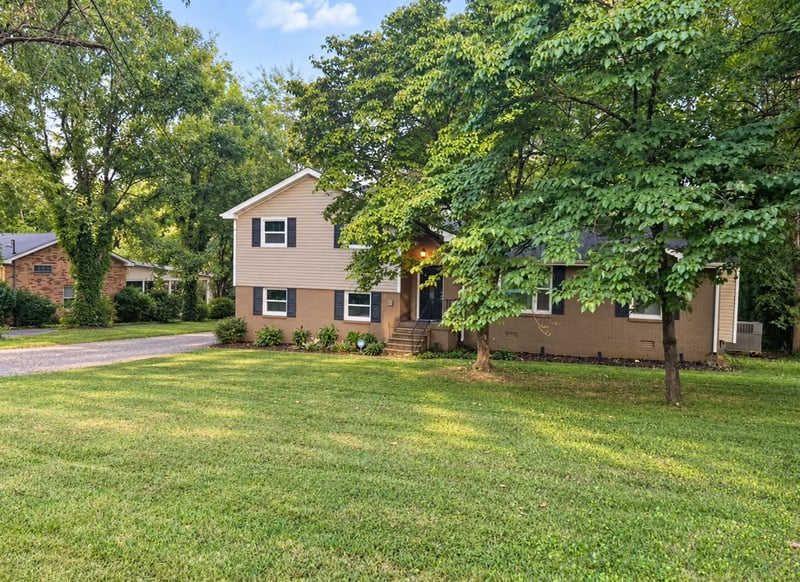 1215 Parkview Ter, Murfreesboro, TN 37130