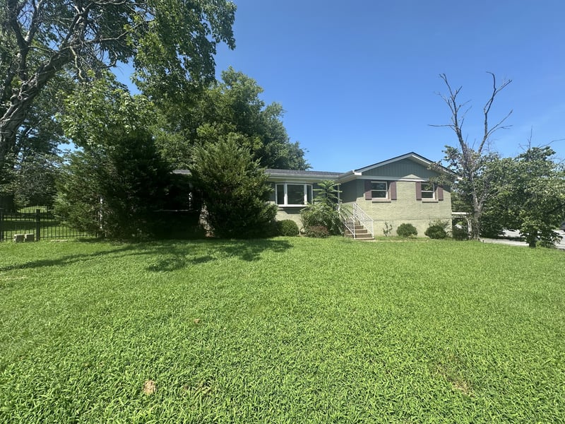 473 Sunliner Dr, Nashville, TN 37209