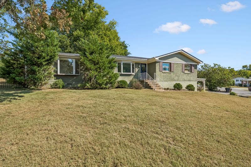 473 Sunliner Dr, Nashville, TN 37209