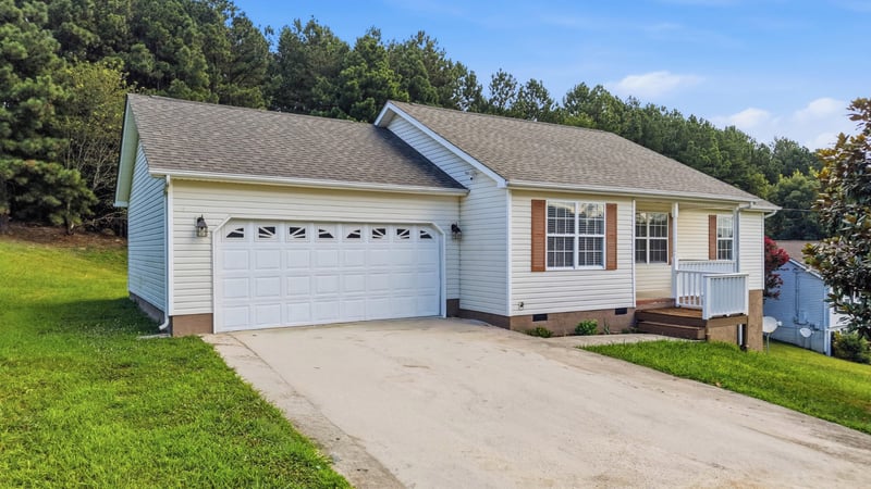 205 Pinewood Dr, Rock Spring, GA 30739