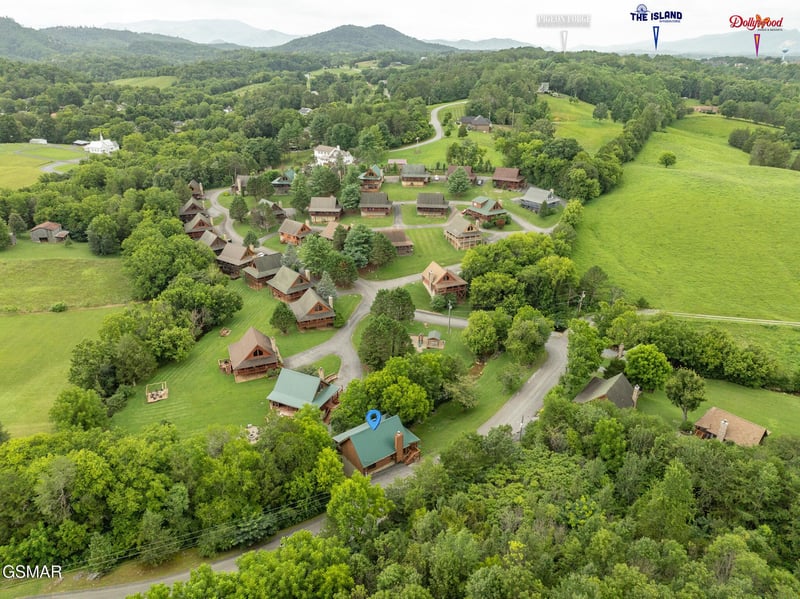 1915 Leatherwood Ln, Sevierville, TN 37862