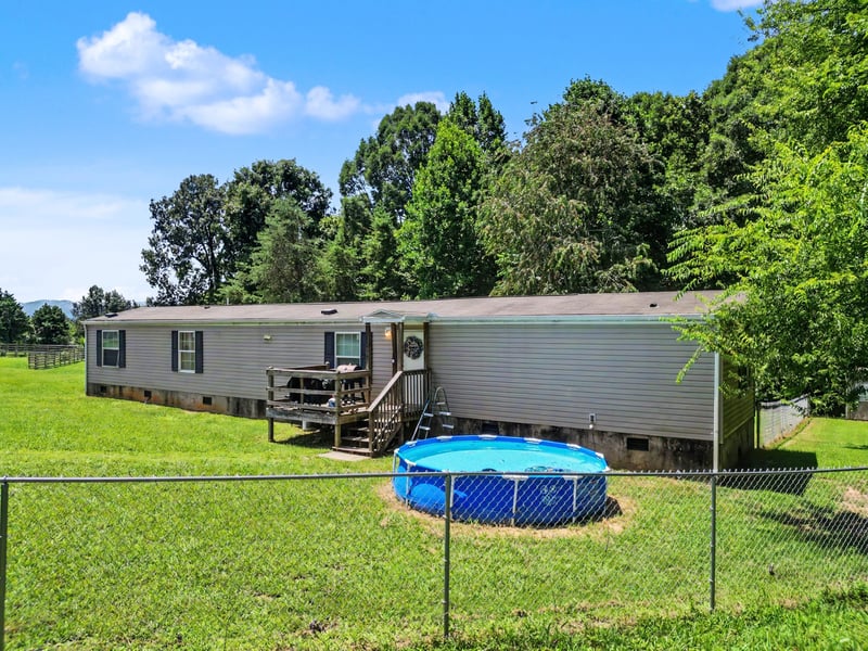 330 Oak Leaf Cir, Maryville, TN 37804