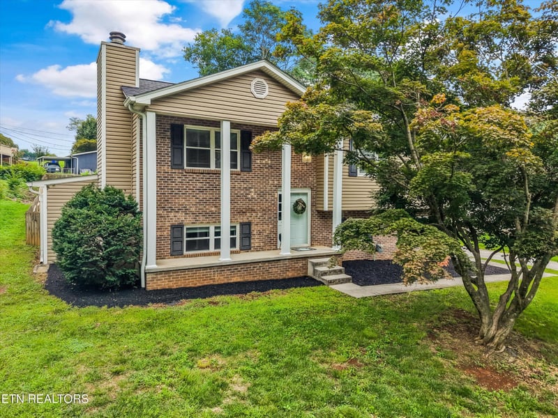 9315 Barrington Blvd, Knoxville, TN 37922