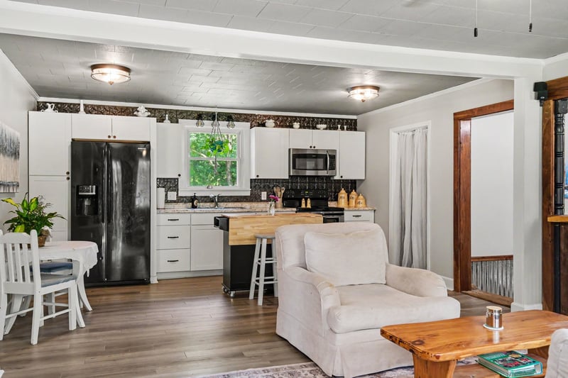 1040 Nosegay Rd, White Bluff, TN 37187