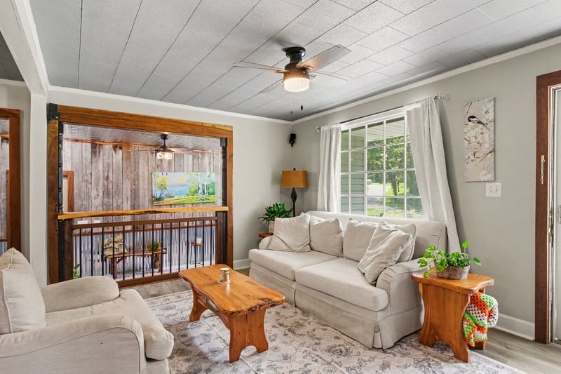 1040 Nosegay Rd, White Bluff, TN 37187