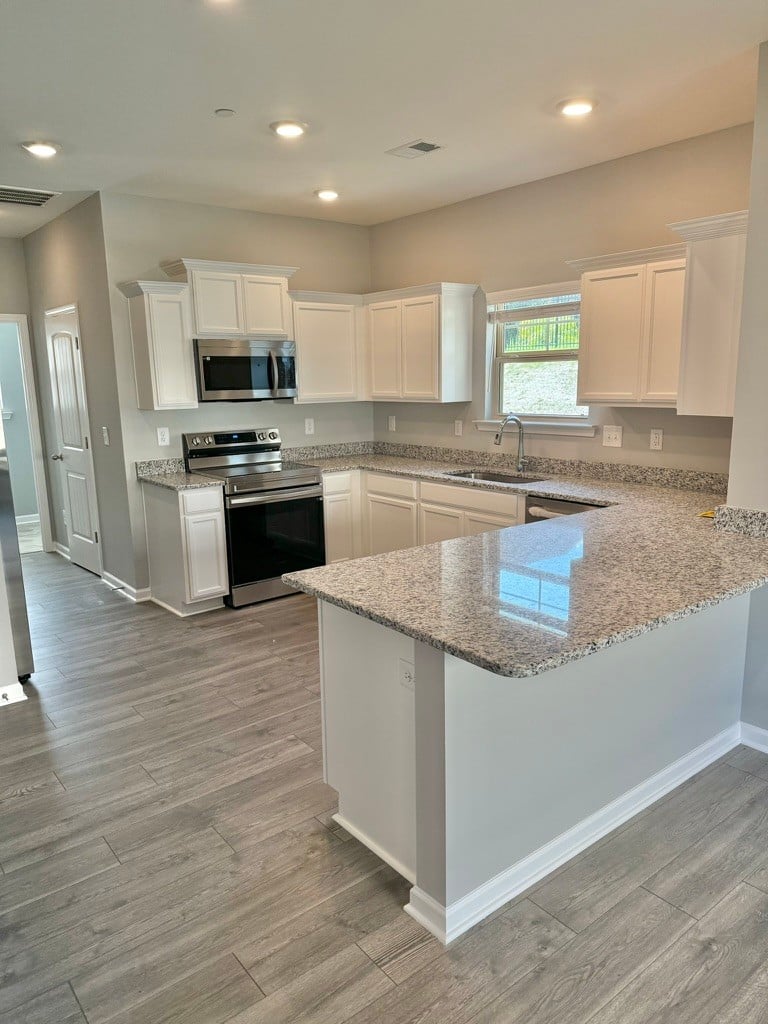 1017 Amber Hills Dr, Ashland City, TN 37015