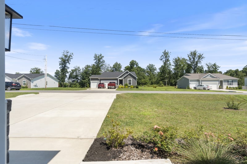 705 Chestnut Bnd, Dickson, TN 37055