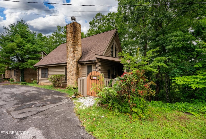 2123 Wingspan Dr, Sevierville, TN 37876