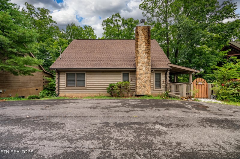 2123 Wingspan Dr, Sevierville, TN 37876