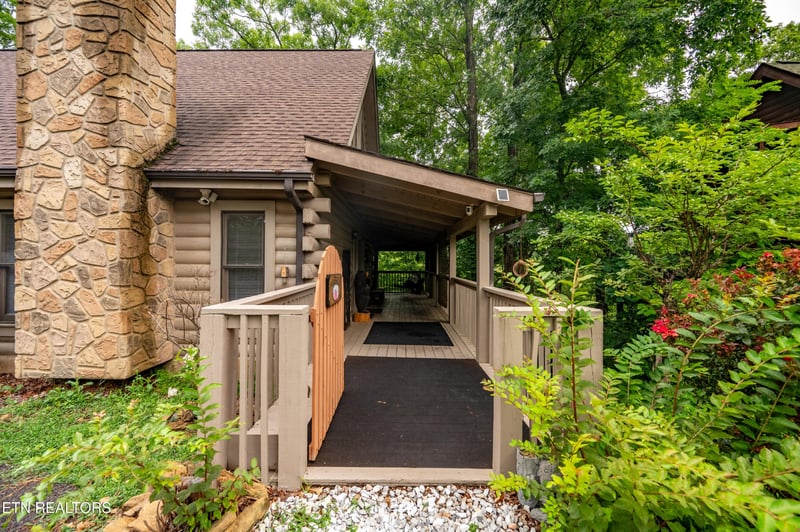 2123 Wingspan Dr, Sevierville, TN 37876