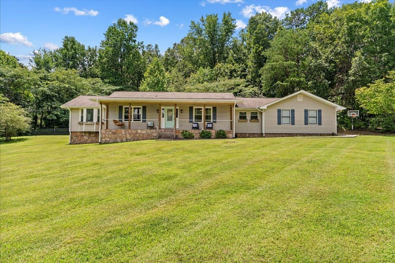 323 Lower Dug Gap Rd SW, Dalton, GA 30720