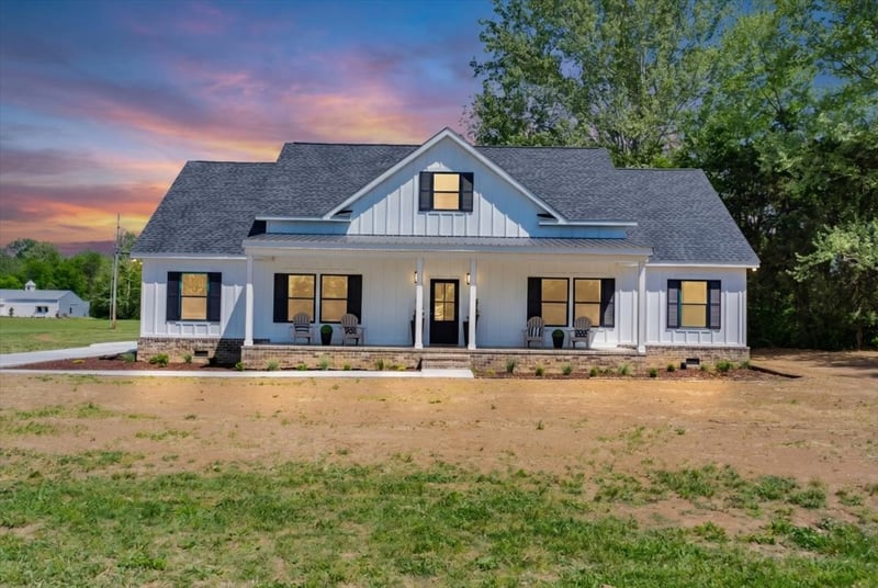 1736 Barker Rd, Columbia, TN 38401