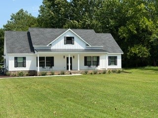 1736 Barker Rd, Columbia, TN 38401