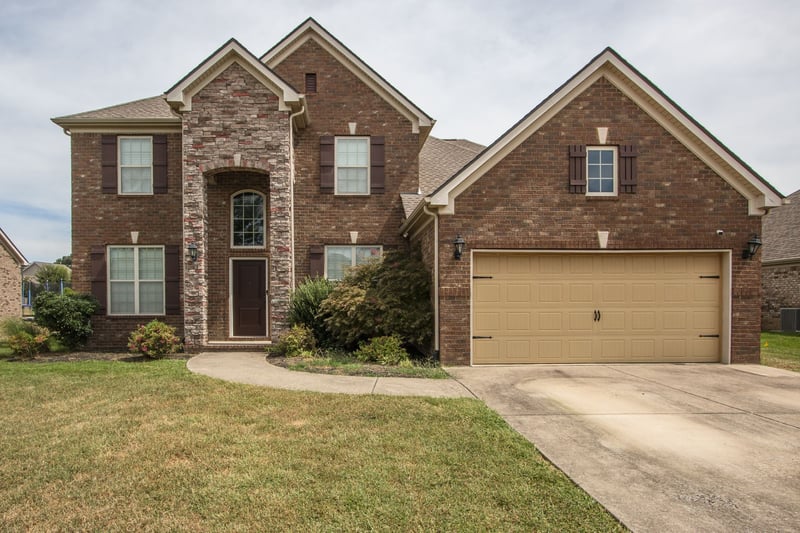 1043 Brixworth Dr, Thompsons Station, TN 37179