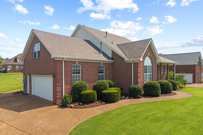 7010 Buffalo Dr, La Vergne, TN 37086