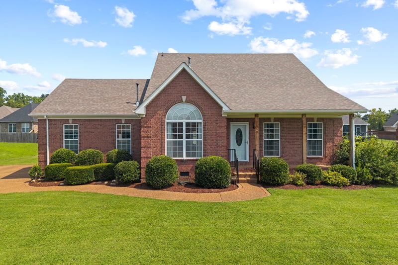 7010 Buffalo Dr, La Vergne, TN 37086