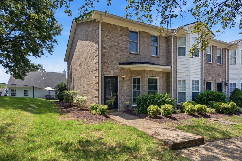 196 Lakebrink Dr, Nashville, TN 37214