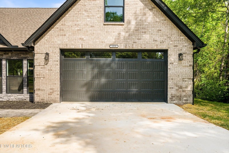 1030 N Linden Dr, Alcoa, TN 37701